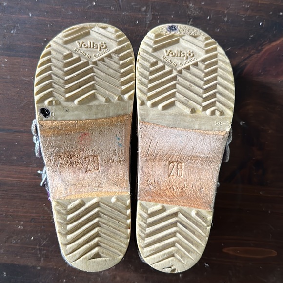 Hannah Anderson clogs, girls size 28 - Picture 5 of 5